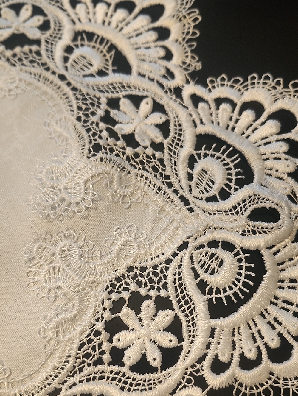 Table Cloth - Picture 3 of 6